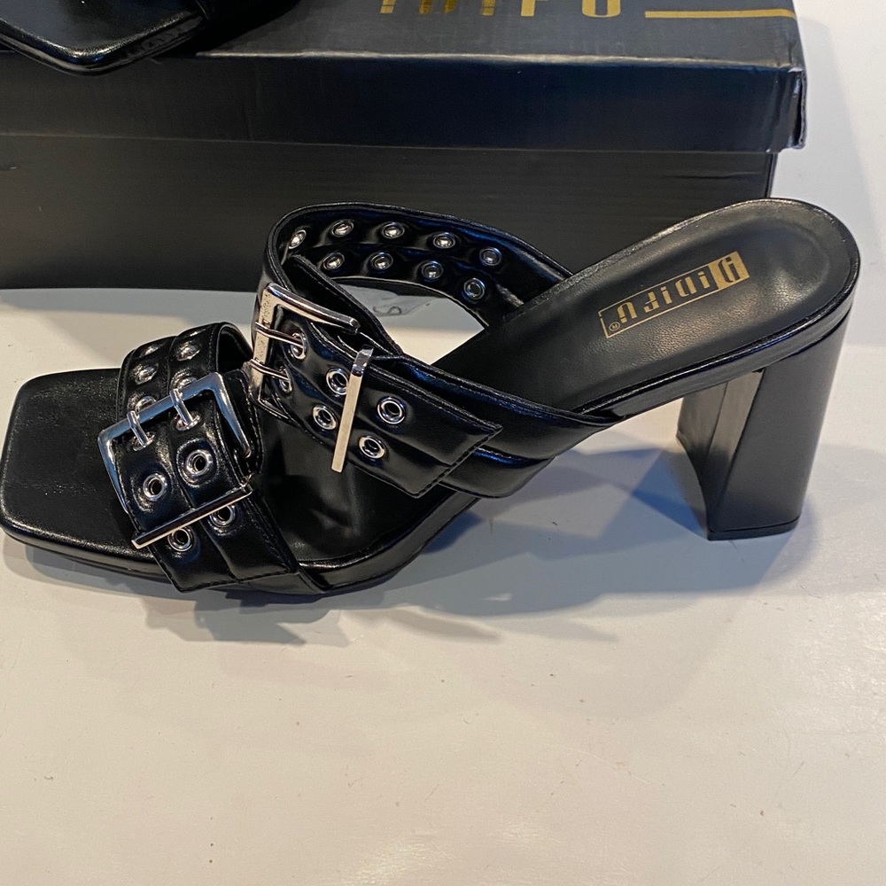 NIB Idifu Black Slip-on Double- Buckled Straps with Grommets High Heels - Picture 2 of 7